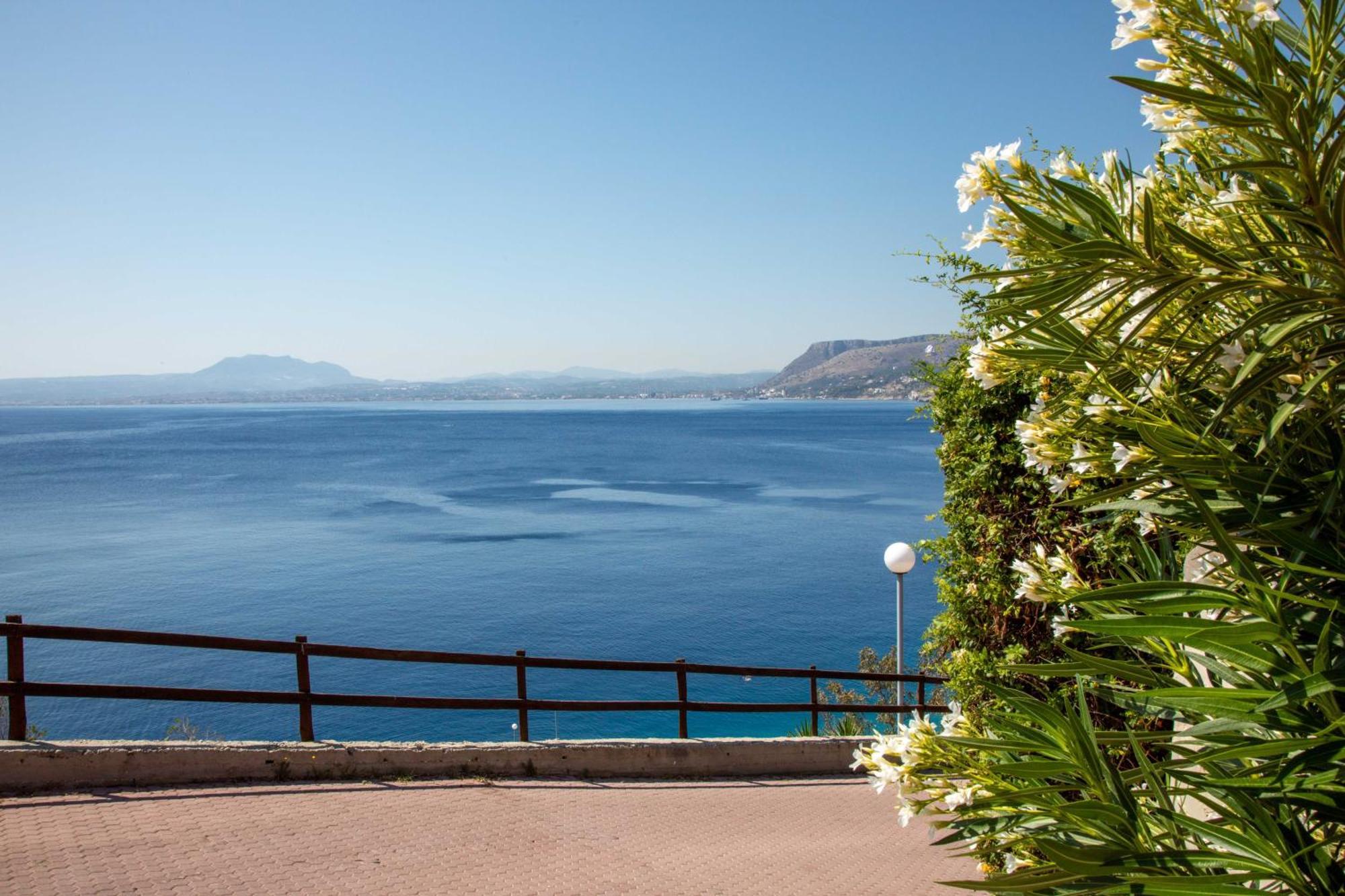 Lux In Private Area Heraklion (Crete)